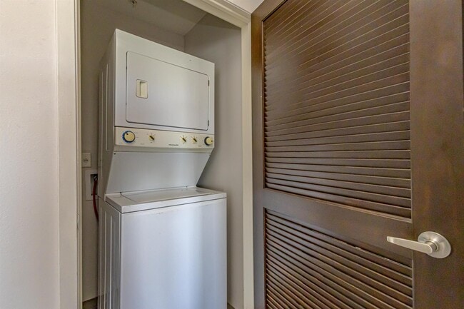 Building Photo - 502 Shiloh Dr