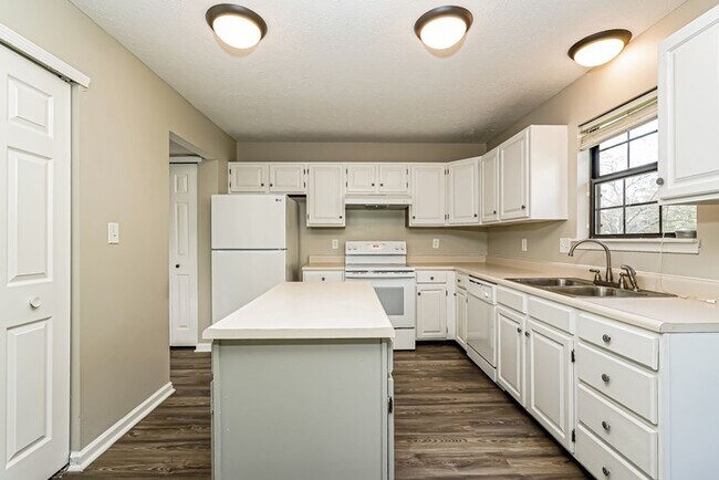 Building Photo - 86 Easton Point Way