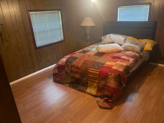 Building Photo - 2009 FL-81