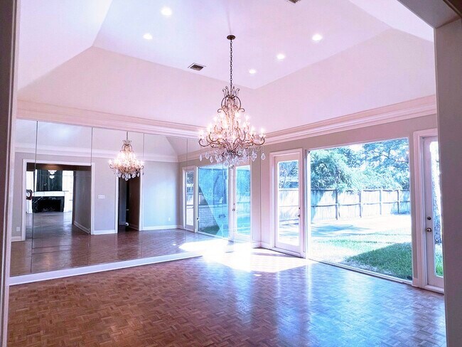 Building Photo - 19 Windermere Ln