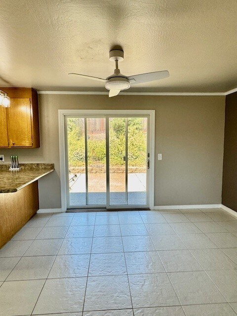Building Photo - 5117 Myrtle Dr