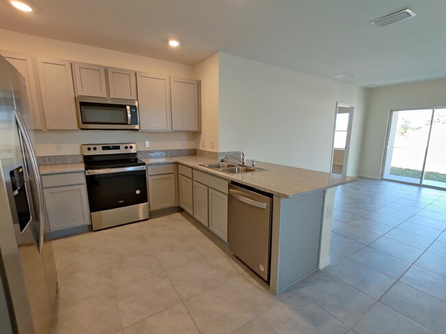 Building Photo - 33997 Jasper Stone Dr