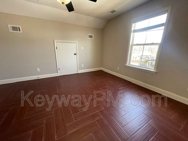 Building Photo - 505 Jutland Way