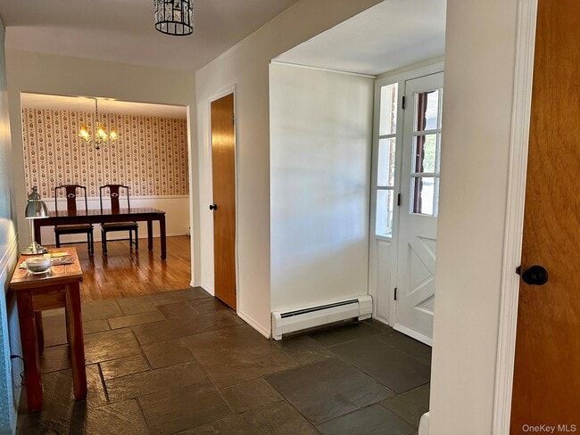 Building Photo - 5 Bronze Ct