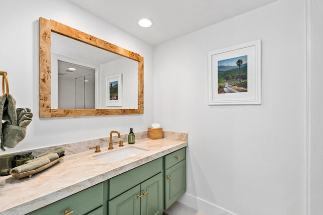 Building Photo - 48885 Mariposa Dr