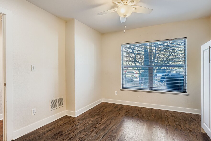 Building Photo - 356 W Archer Pl