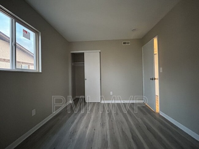 Building Photo - 822 Whitethorne Ave