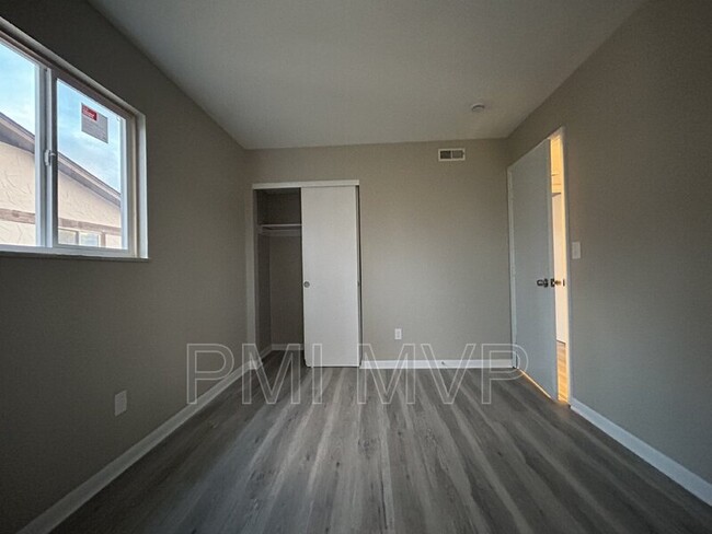 Building Photo - 840 Whitethorne Ave