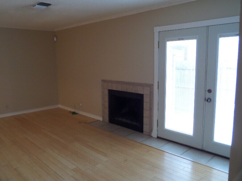 Building Photo - 6839 Arbor Springs Dr