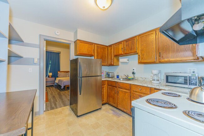 Building Photo - 12 S Mall Arterial