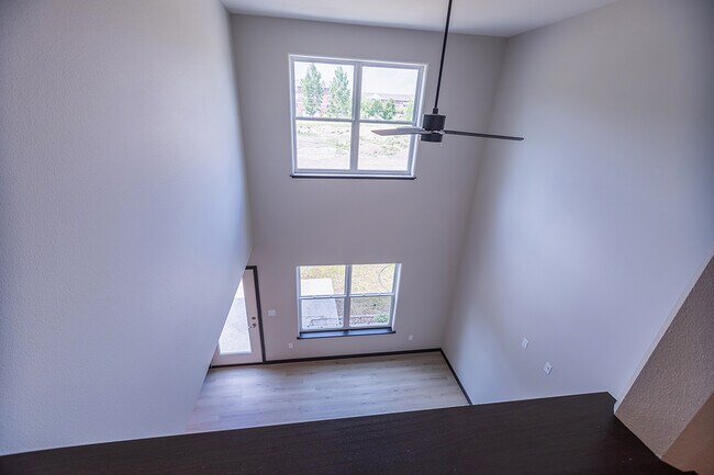 Building Photo - 3404 Green Pastures Ln