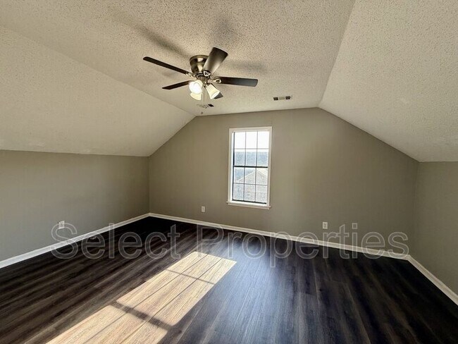 Building Photo - 2516 Glenn Pl