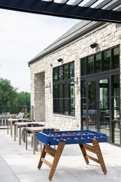 Building Photo - 9132 Senator Royall Dr