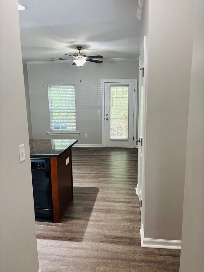 Building Photo - Adderman Point- 1 bed/1 bath Apartment