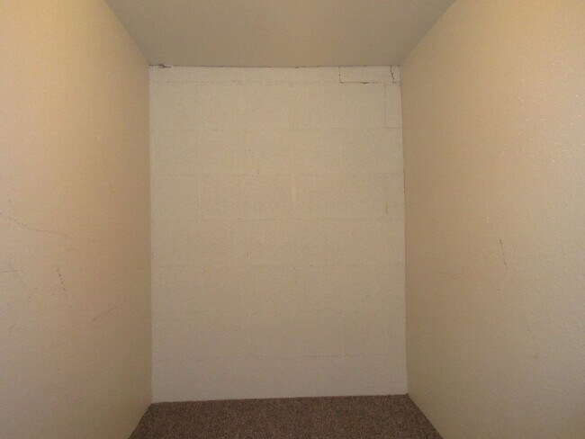 Building Photo - 1803 S Gillette Ave