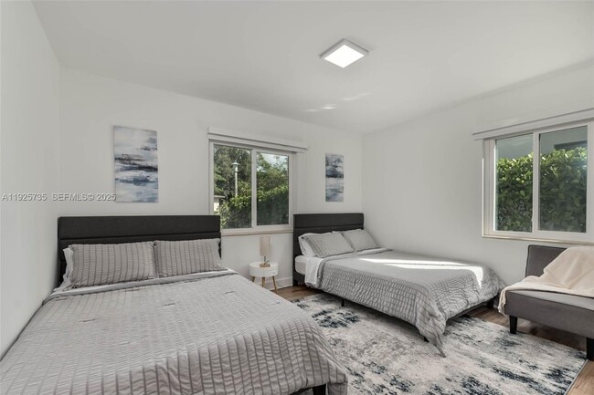 Building Photo - 260 NE 46th St