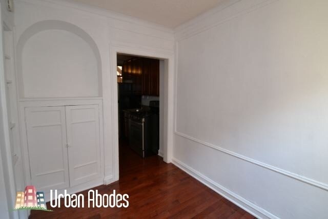 Building Photo - 547 W Surf St