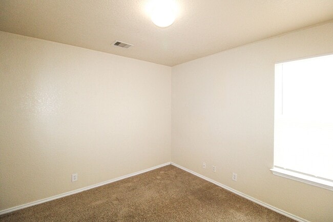 Building Photo - 16122 Branching Oaks