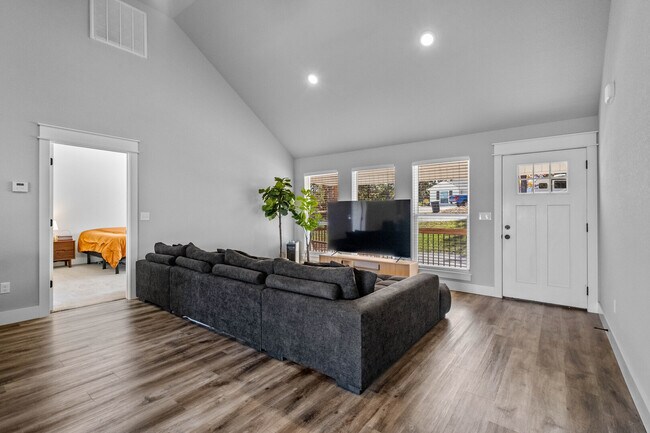 Building Photo - 17660 Timberlake Trail