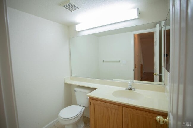 Building Photo - 1549 Monarch Pl