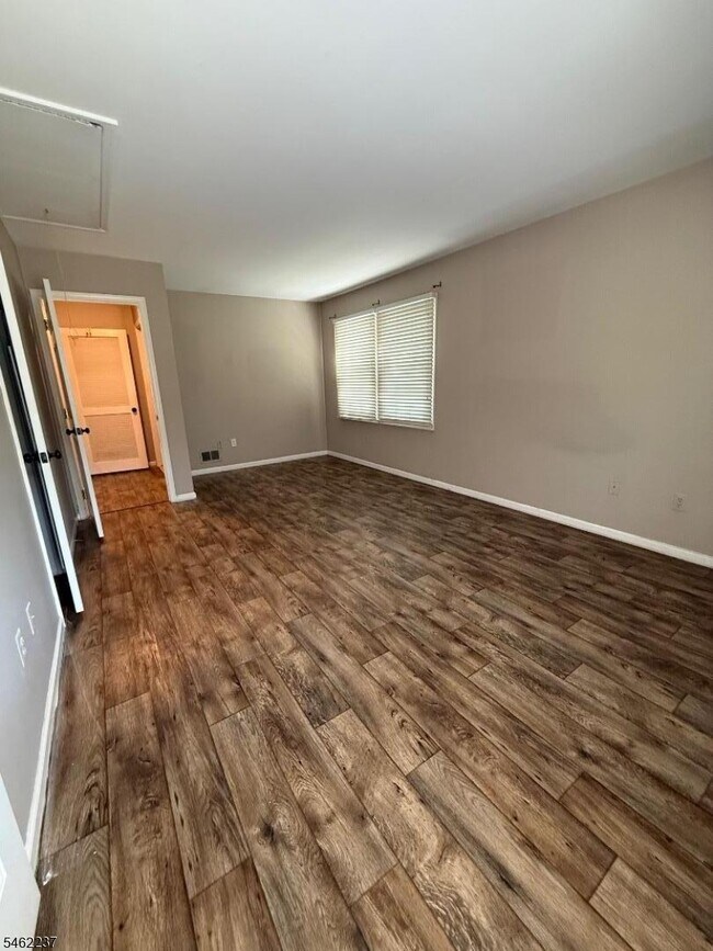 Building Photo - 5010 Bryant Dr