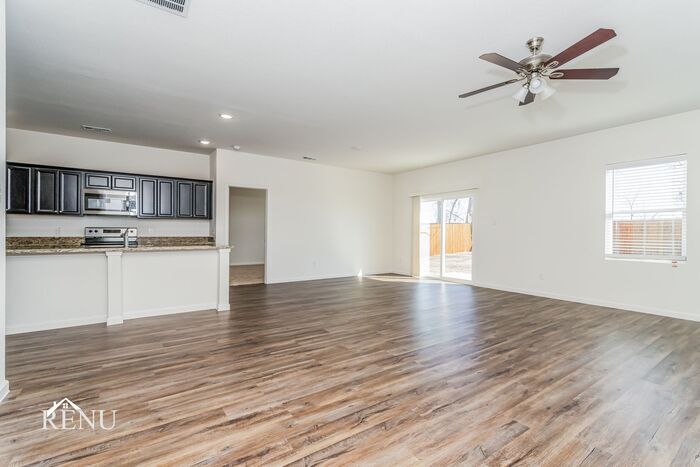 Building Photo - 503 London Dr