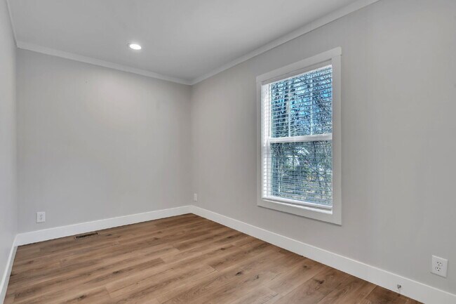 Building Photo - Spacious 2BR, 2BA home on 1.5 acres with Extra Storage - $1675/mo rent***