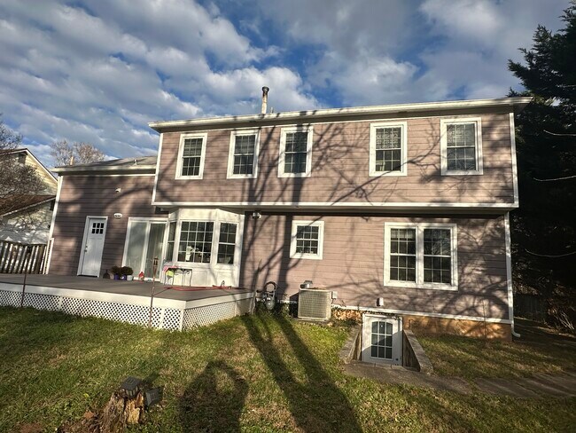 Building Photo - 11508 Seven Locks Rd