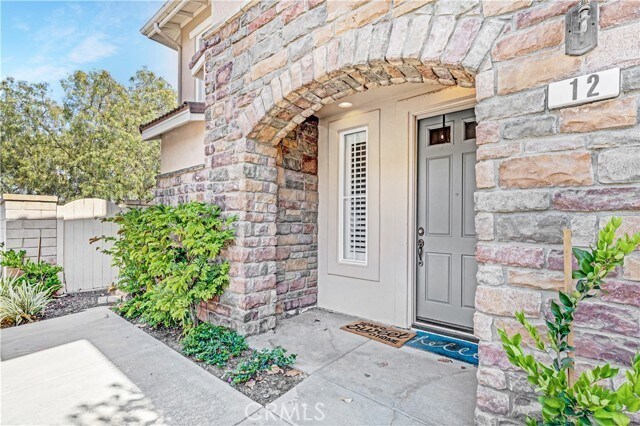 Building Photo - 12 Calle Viveza