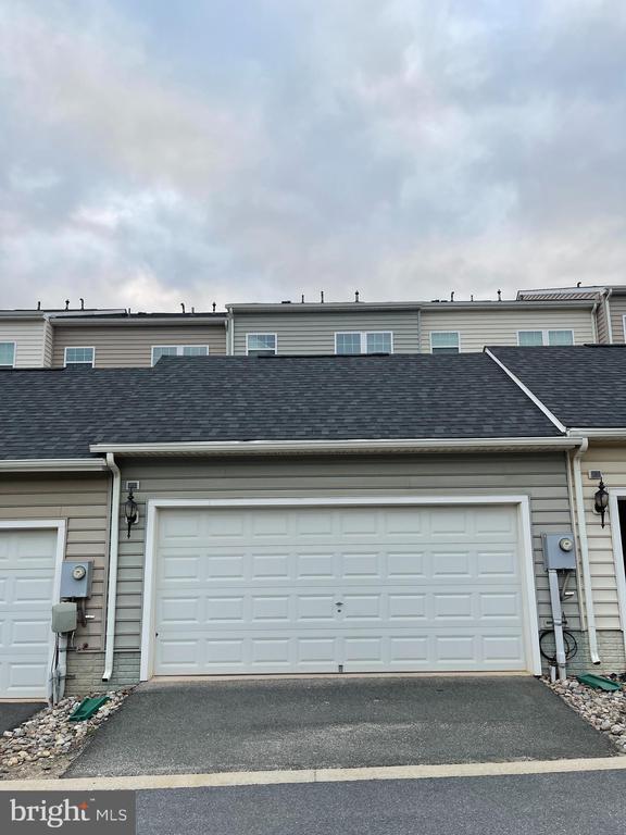 Building Photo - 22421 Sweetspire Dr