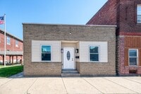 Building Photo - Grand Ave Duplex