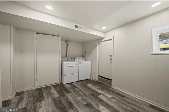 Building Photo - Charming 4 Bedroom Home in West Baltimore