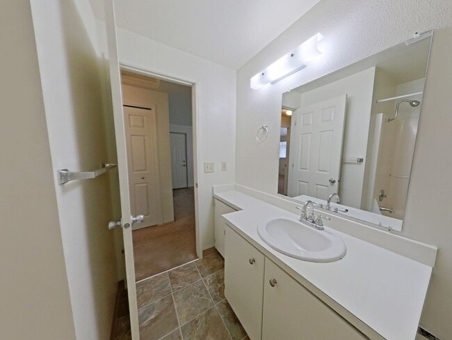 Building Photo - WINTER SPECIAL ~ $735 OFF FIRST MONTH RENT