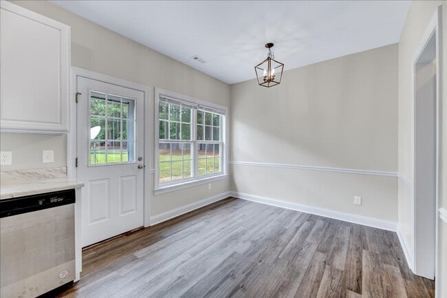 Building Photo - Updated 2 Bedroom Townhouse in Clayton