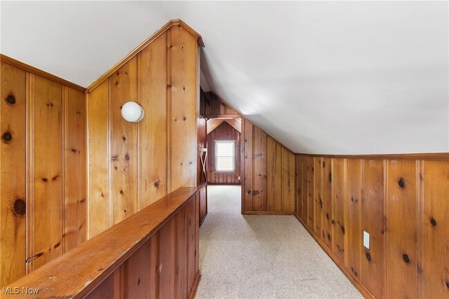 Building Photo - 203 Robinson Ave