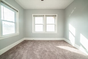 Building Photo - 2085 Marlowe Ave