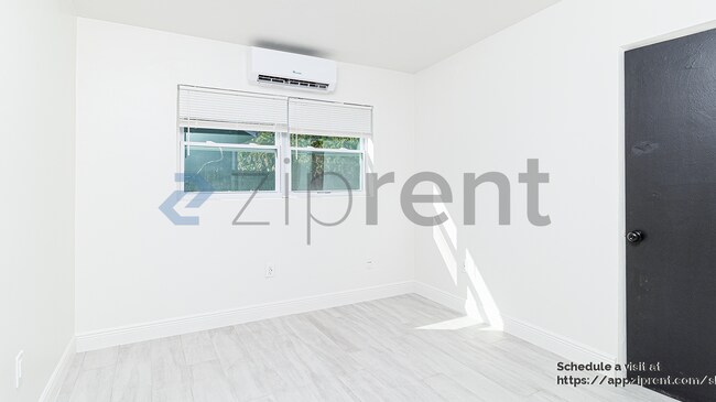 Building Photo - 1103 E South St