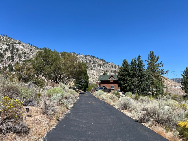 Building Photo - Incredible Views! 3/2.5/2 Home on Kingsbury!