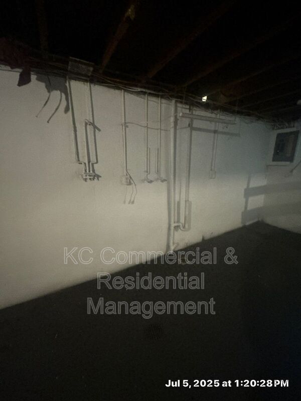 Building Photo - 1705 N Lynn St