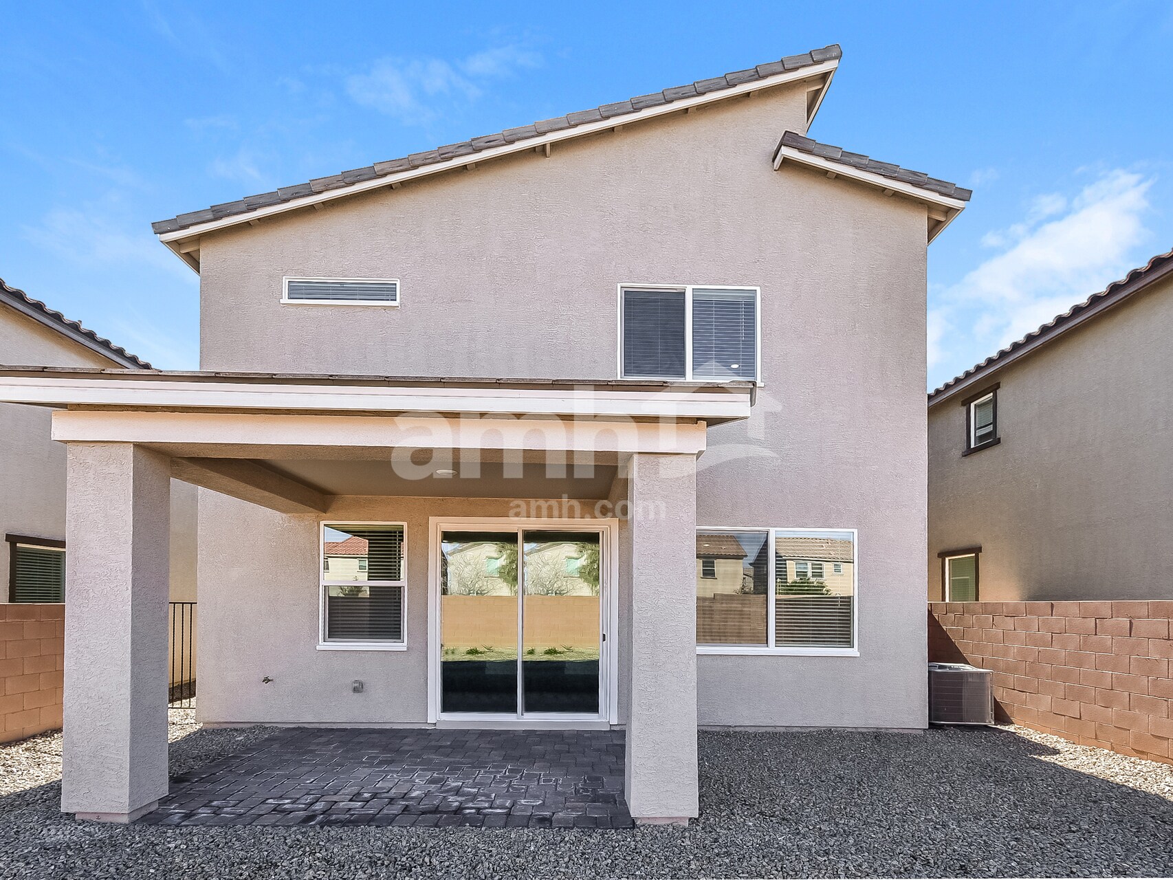 Building Photo - 582 Topiary Pk Ave