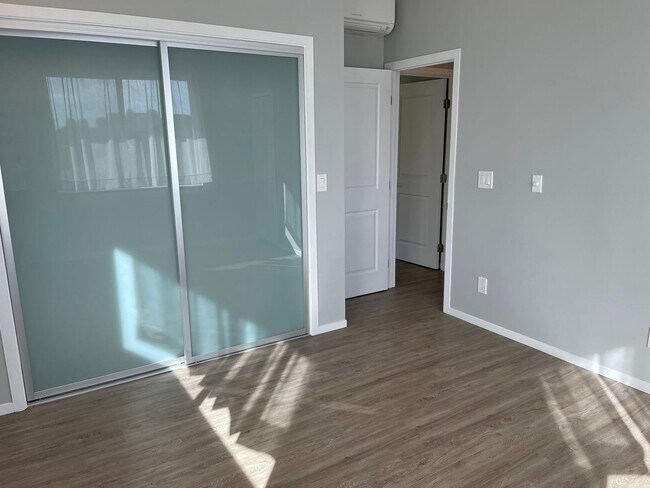 Building Photo - 2134 Kanealii Ave