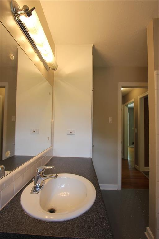 Building Photo - 2944 Piedmont Dr