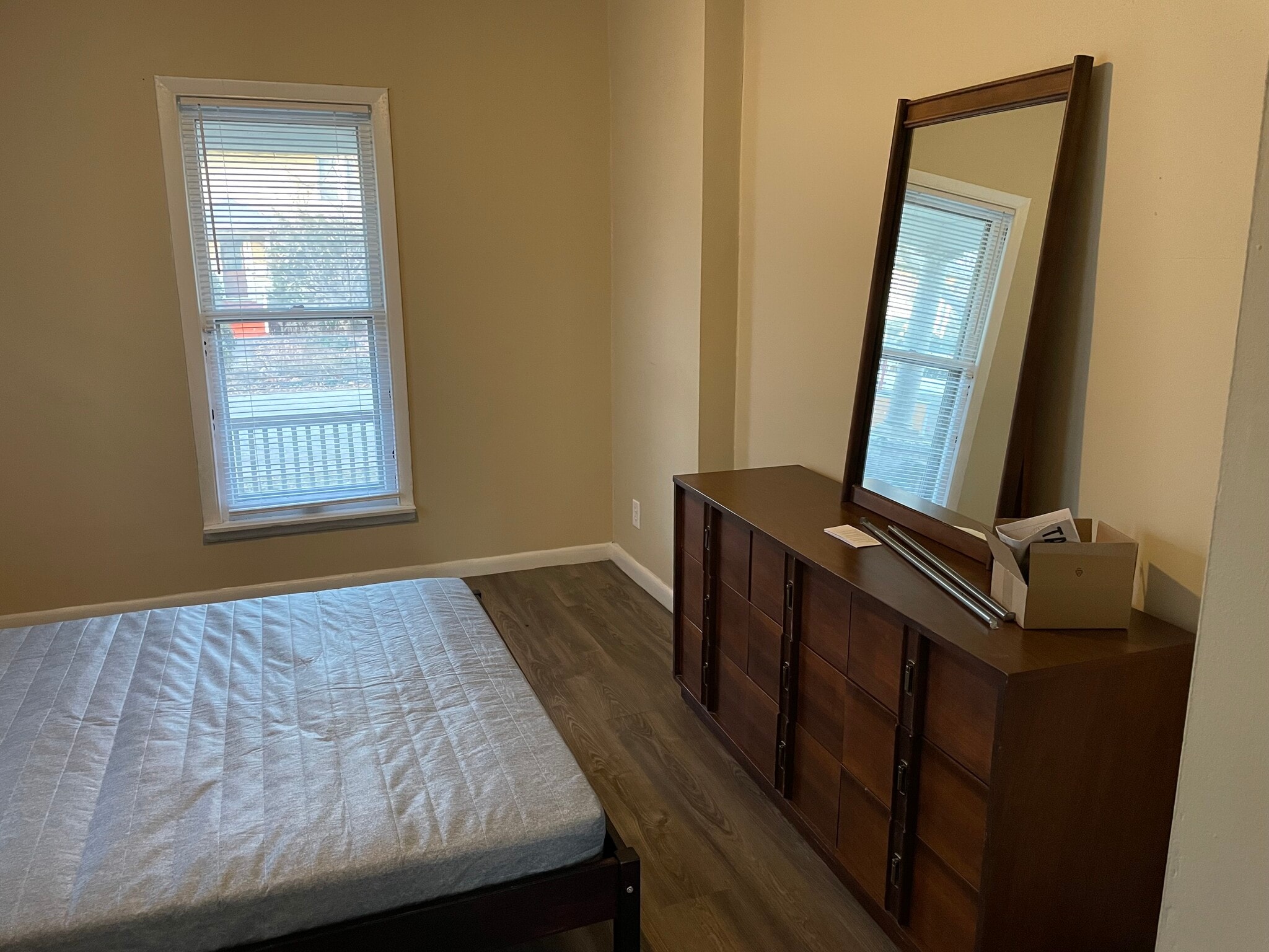 Building Photo - 705 W California Ave