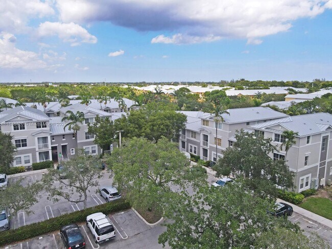 Building Photo - 1013 Shoma Dr