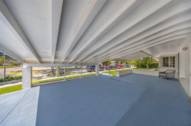 Building Photo - 1700 N Treasure Dr