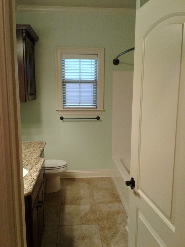 Building Photo - ** BEAUTIFUL 3/2 HOME IN TIBURON **