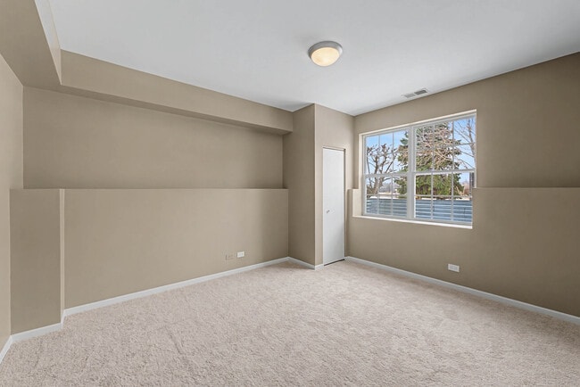 Building Photo - 1475 Sedgewood Ct