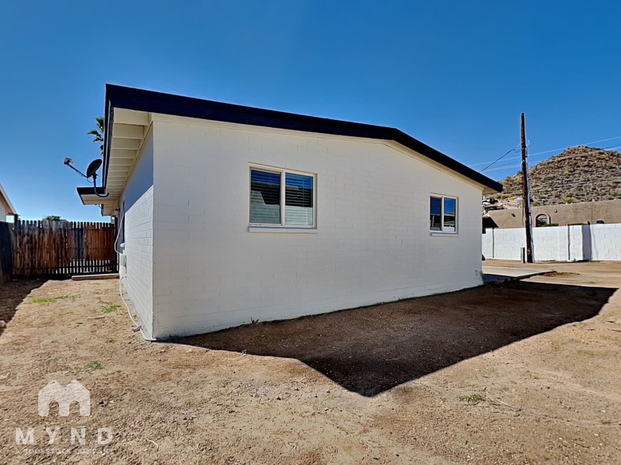 Building Photo - 10435 N 11th Ave