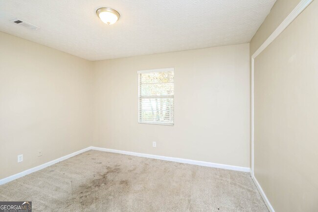 Building Photo - 5850 Bearing Way