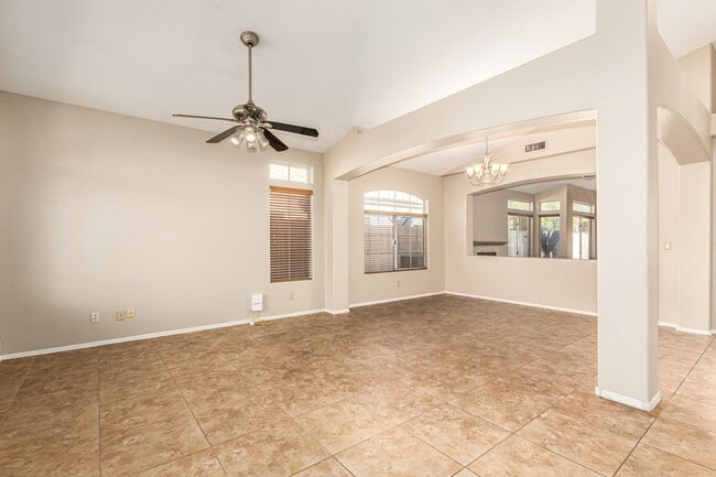 Building Photo - Beautiful 3 bedroom home in Ahwatukee Foothills with sparkling pool!